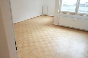 Schöne neu sanierte 2-Zimmerwohnung, Innenstadt nähe Allerheiligentor – 60311 Innenstadt, Frankfurt am Main – Vorschaubild 2