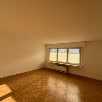 frisch renovierte Zwei-Zimmer-Wohnung in Mülheim-Saarn