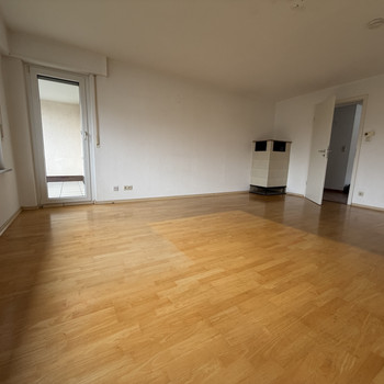 Helle und sehr schöne 3,5 Zi- Wohnung mit Balkon und Stellplatz in Korb