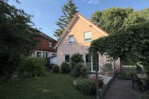 Charmantes Einfamilienhaus mit Garten und Carport in ruhiger Lage von Dresden – Die vollständige Adresse der Immobilie erhältst du vom Anbieter., 1259 Niedersedlitz, Dresden – Vorschaubild 2