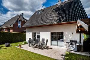 Einfamilienhaus – Die vollständige Adresse der Immobilie erhältst du vom Anbieter., 22399 Poppenbüttel, Hamburg – Vorschaubild 2