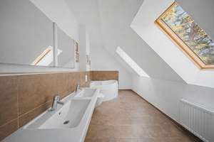 ERSTKLASSIGES 6 ZI.–EINFAMILIENHAUS - 750 qm Grundstück mit Pool - nahe Schlachtensee – Die vollständige Adresse der Immobilie erhältst du vom Anbieter., 14129 Zehlendorf, Berlin – Vorschaubild 8