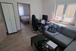 2-Zimmer-Erdgeschosswohnung mit Einbauküche und kostenlosem Stellplatz – Die vollständige Adresse der Immobilie erhältst du vom Anbieter., 75334 Straubenhardt – Vorschaubild 1