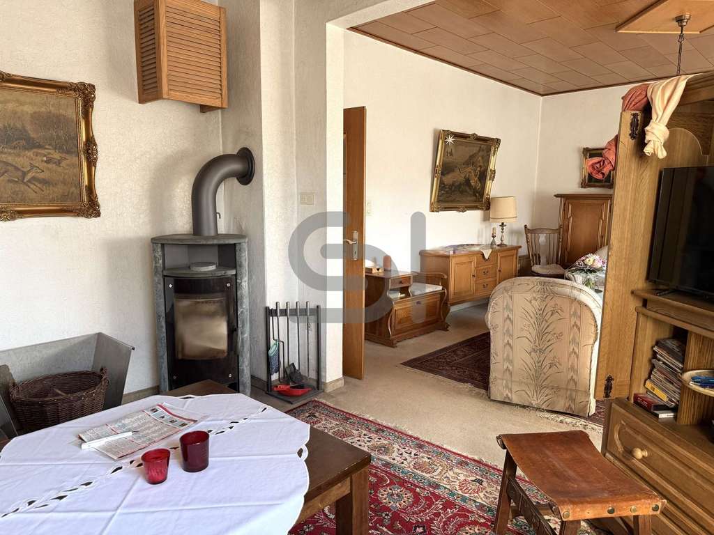 Immobilie in Erwitte - Platzwunder für die ganze Familie: Großzügiges Wohnen mit neun Zimmern & traumhaftem Garten - Bild 2