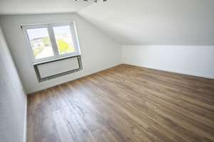 Erstbezug nach Renovierung: Helle 2-Zimmer-Wohnung mit EBK in Elberfeld (Ideal für WG & Paare)! – Viehhofstraße 55, 42117 Elberfeld West, Wuppertal – Vorschaubild 3