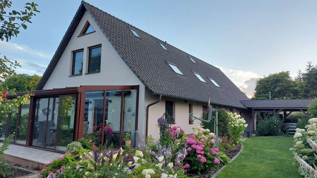 Immobilie in Sanitz - energieeffizientes Einfamilienhaus mit gepflegtem Garten - Bild 0