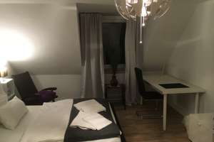 Möblierte 3-Zimmer-Wohnung in Köln-Sülz – ab 1. September – ideal für Unternehmen oder Berufstätige – Gottesweg 114, 50939 Sülz, Köln – Vorschaubild 3