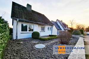 Umfassend renoviertes Einfamilienhaus mit zwei Garagen und familiengerechtem Grundriss – Stormarn (Kreis) – Vorschaubild 1