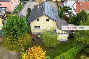 IMMOBERLIN.DE - Sehr attraktives Haus mit Westgarten & Garage in familienfreundlicher Lage – Die vollständige Adresse der Immobilie erhältst du vom Anbieter., 12107 Mariendorf, Berlin – Vorschaubild 2