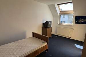 Nur 200m zum Rhein! Bezugsfreie, familienfreundliche DHH in Ruhig-Wohnlage mit Sonnengarten! – Die vollständige Adresse der Immobilie erhältst du vom Anbieter., 53859 Niederkassel – Vorschaubild 11