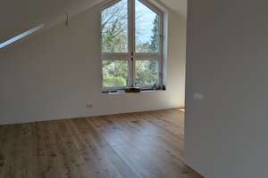Neu Entstandene DG Wohnung in Obermenzing mit EBK – Die vollständige Adresse der Immobilie erhältst du vom Anbieter., 81247 Obermenzing, München – Vorschaubild 1