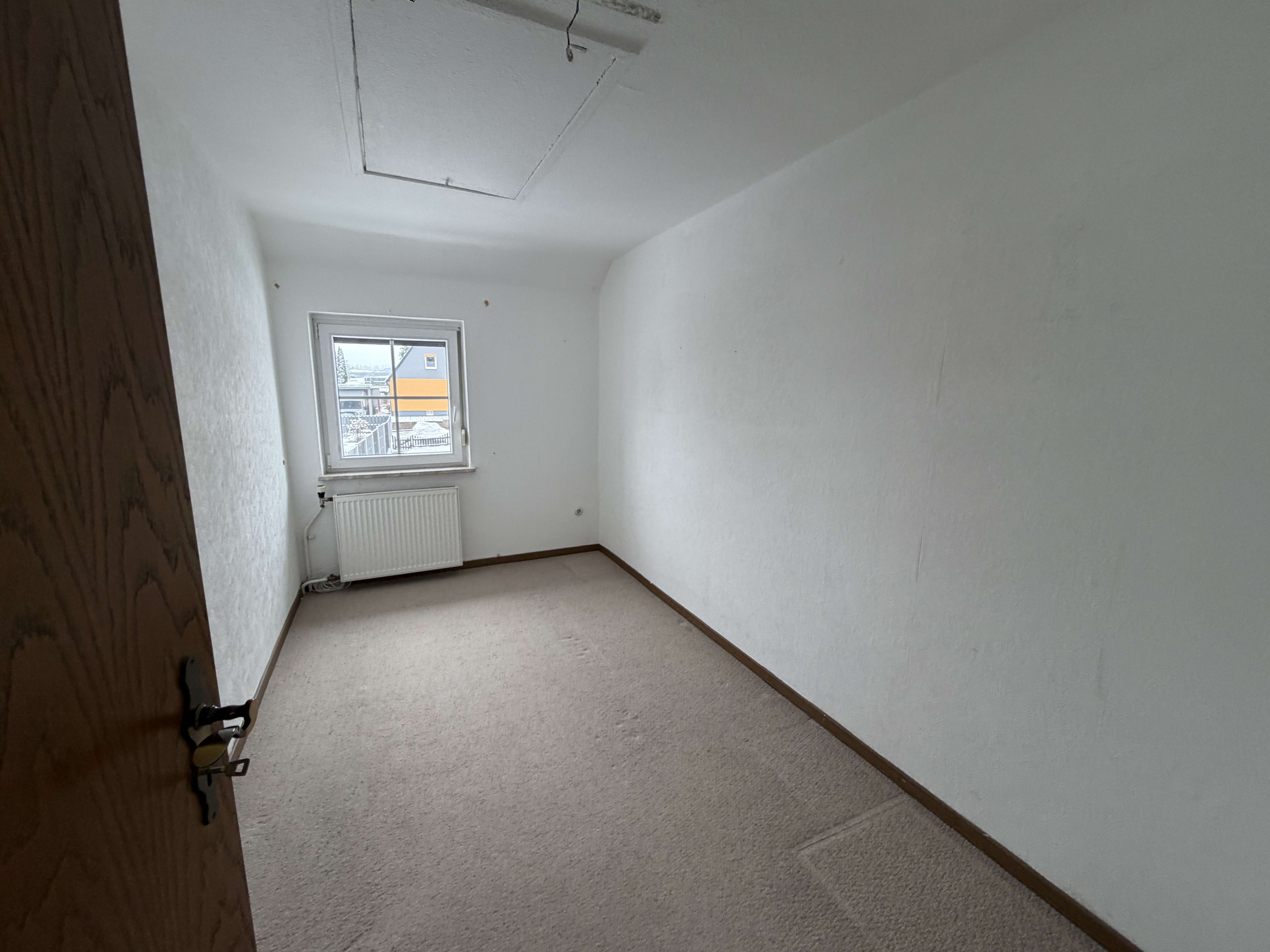 Immobilie in Bad Gandersheim - Gemütliches Reihenendhaus mit neuer Gas-Zentralheizung und Garage in Bad Gandersheim - Bild 4