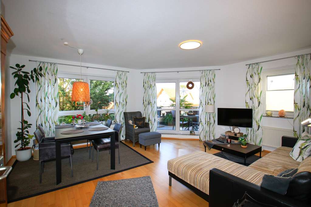 Immobilie in Wachenheim an der Weinstraße - Traumwohnung in ruhiger Seitenstraße, BJ 2003 - Bild 1