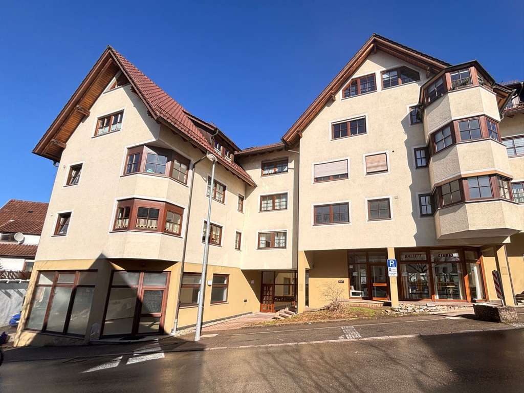 Immobilie in Mönsheim - Helle 4-Zimmer-Wohnung mit Balkon, Einbauküche und TG-Stellplatz - Bild 0