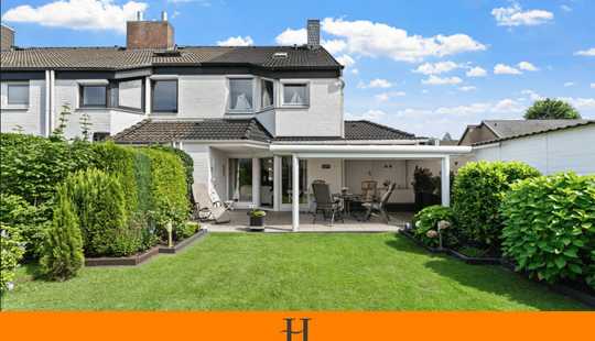 Bild von Stilvoll wohnen mit Gartenparadies – modernisiertes Reihenendhaus zum Verlieben