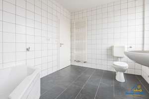Wohn- und Geschäftshaus mit Domblick – 6 Stellplätze & Entwicklungspotenzial – Die vollständige Adresse der Immobilie erhältst du vom Anbieter., 93059 Reinhausen, Regensburg – Vorschaubild 8