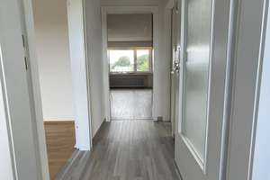 Gepflegte Dachgeschosswohnung mit großer Dachterrasse in Bonn-Plittersdorf! – Die vollständige Adresse der Immobilie erhältst du vom Anbieter., 53175 Plittersdorf, Bonn – Vorschaubild 2