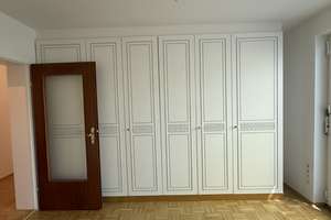 Wohnen mit Charakter: Helle 3-Zimmer-Wohnung im 1. OG mit Balkon ins Grüne – Hoffbrunnstraße xx, 81479 Solln, München – Vorschaubild 11