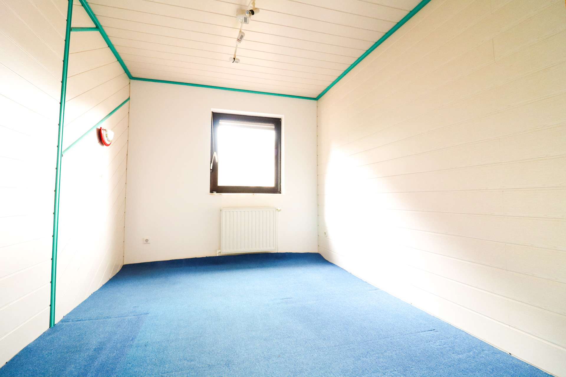 Immobilie in Ermershausen - Familientraum auf dem Land - Unendlich viel Platz für Hobby, Arbeit und Selbstverwirklichung - Bild 9