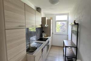 Provisionsfrei von privat: Sanierte, vollmöblierte 2-Zimmer-Wohnung mit Loggia & TG-Stellplatz in St – Die vollständige Adresse der Immobilie erhältst du vom Anbieter., 12203 Lichterfelde, Berlin – Vorschaubild 2