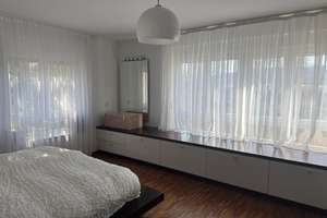 * Untertürkheim: Sehr schöne, großzügige 4,5-Zi.-Wohnung direkt an den Weinbergen * EBK * TL-Bad * – Die vollständige Adresse der Immobilie erhältst du vom Anbieter., 70327 Untertürkheim (Ortsteil), Stuttgart – Vorschaubild 3