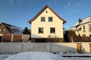 Einfamilienhaus mit Einliegerwohnung in ruhiger Lage – Die vollständige Adresse der Immobilie erhältst du vom Anbieter., 30657 Sahlkamp, Hannover – Vorschaubild 3