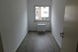 Frisch renoviert! Klasse 3-Zimmer-Wohnung mit Balkon! – Frintroper Str. 19, 45355 Schönebeck, Essen – Vorschaubild 3