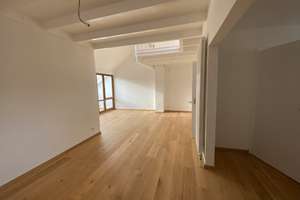 Stilvolle Maisonette-Dachgeschosswohnung mit Wintergarten, Galerie, Aufzug & TG-Stellplatz – Großweidenmühlstr. 24, 90419 St. Johannis, Nürnberg – Vorschaubild 2