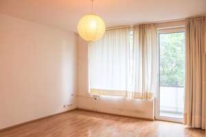 *Top Lage! Nähe Ku'damm! Teilrenoviertes Apartment* – Die vollständige Adresse der Immobilie erhältst du vom Anbieter., 10719 Wilmersdorf, Berlin – Vorschaubild 1