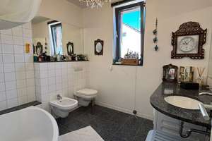 Bonn-Altstadt - Stilvolle Maisonettewohnung mit Dachterrasse und PKW-Stellplatz – Die vollständige Adresse der Immobilie erhältst du vom Anbieter., 53111 Bonn-Zentrum, Bonn – Vorschaubild 3