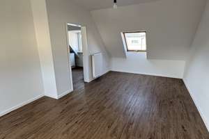Ideal für Kapitalanleger - sanierte 2 Zimmer DG-Wohnung in Rodenkirchen – Schillingsrotter Straße 65, 50996 Rodenkirchen (Ortsteil), Köln – Vorschaubild 2