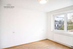 Helle und moderne Wohnung im 1. OG
Großer Südbalkon - TG-Platz
Super Zustand - sofort beziehbar – Die vollständige Adresse der Immobilie erhältst du vom Anbieter., 74080 Böckingen, Heilbronn – Vorschaubild 13