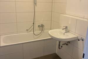 Bequem mit dem Aufzug zur Wohnung // 1.OG Wohnung 1 – Breslauer Str. 277, 38440 Laagberg, Wolfsburg – Vorschaubild 4