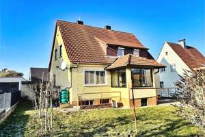 Charmantes Einfam.-Wohnhaus mit zwei Garagen, Pergola und Garten in beliebter Lage, Wohnfl. 135m²,  – Die vollständige Adresse der Immobilie erhältst du vom Anbieter., 97486 Königsberg in Bayern – Vorschaubild 6