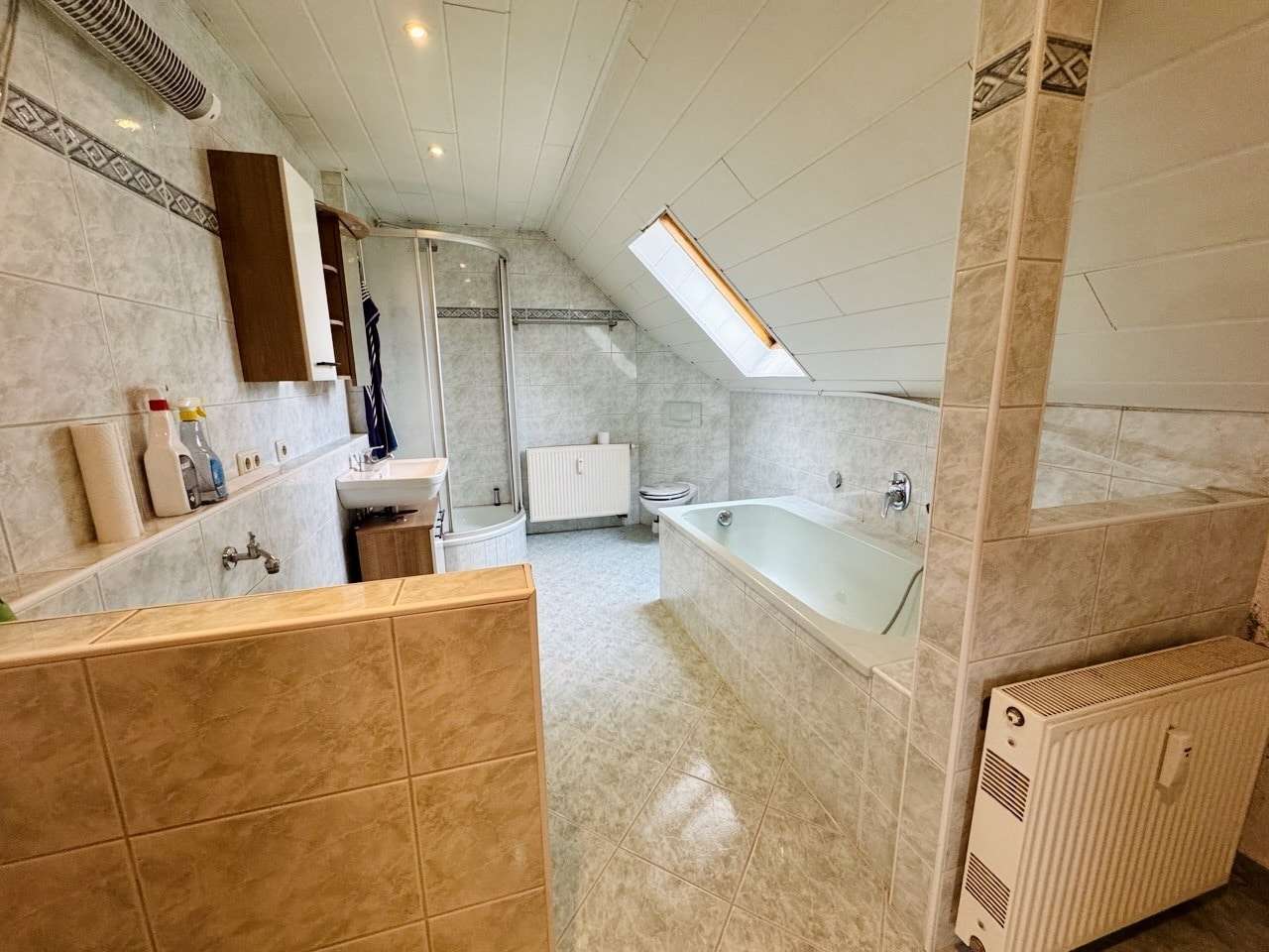 Immobilie in Döbeln - Charmantes Vierfamilienhaus mit Ausbaureserve -  in idyllischer Lage! - Bild 3