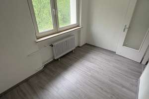 Renovierte 3,5-Raum-Whg. mit Balkon und Tageslichtbad in gepflegtem Mehrfamilienhaus in Oberhausen – Drei Knappen 12, 46047 Bermensfeld, Oberhausen – Vorschaubild 4