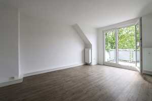 helle, gemütliche Dachgeschosswohnung zu vermieten – Solingen – Vorschaubild 1