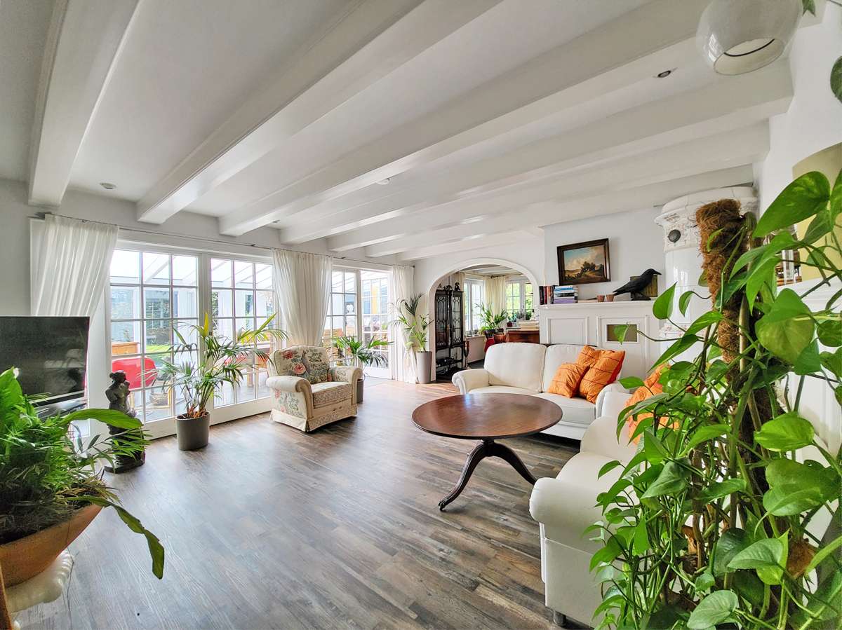 Immobilie in Bad Birnbach - BY LYST & LIV: Villenanwesen mit Parkgrundstück und Pool in schöner Lage - Bild 1