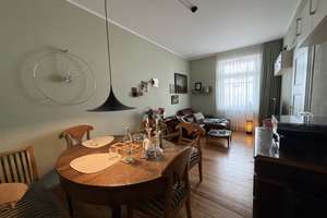 Charmante 3-Zimmer-Wohnung mit Balkon in begehrter Lage der Karlsruher Weststadt – Die vollständige Adresse der Immobilie erhältst du vom Anbieter., 76135 Weststadt, Karlsruhe – Vorschaubild 2
