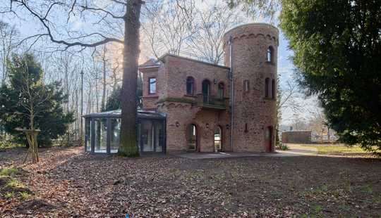 Bild von Exklusive Burg mit Garten in Hanau- Wilhelmsbad