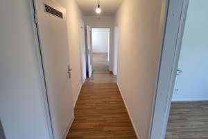 Familienfreundliche 4-Zimmer-Wohnung mit Loggia in Oberhausen zu vermieten – Zirbelstraße 46, 86154 Oberhausen-Nord, Augsburg – Vorschaubild 5