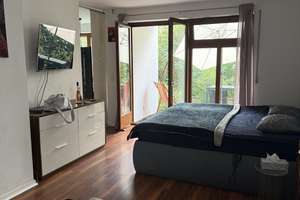 Charmante, helle Wohnung mit sonniger Terrasse in Bestlage Schwabing – direkt am Englischen Garten