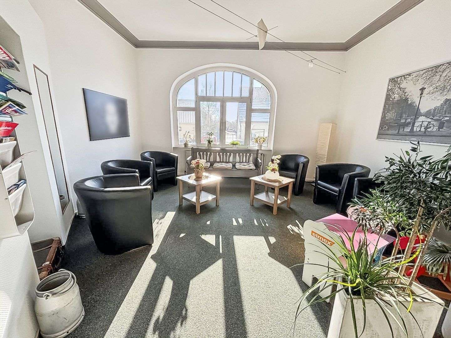 Immobilie in Barth - Charmantes Wohn- und Geschäftshaus mit Zahnarztpraxis und 2 Wohneinheiten am Barther Bahnhof - Bild 0