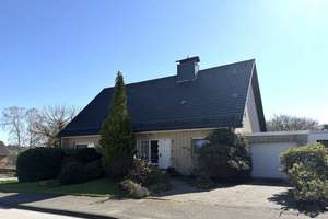 ++ Ihr Logenplatz in Aufderhöhe – Stilvolles 1-2 Familienhaus in privilegierter Lage ++