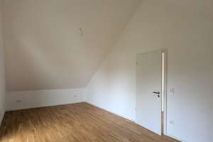 Schöne Dachgeschosswohnung in Eberstadt ab 01.10.2026 – Heinrich-Delp-Straße 93, 64297 Eberstadt, Darmstadt – Vorschaubild 13