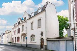 Dreifamilienhaus mit Altbaucharme. Hinterhof und Balkonen. 306m² in Solingen Mitte. – Die vollständige Adresse der Immobilie erhältst du vom Anbieter., 42651 Solingen-Mitte, Solingen – Vorschaubild 2