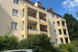 Wohnen in Striesen: Helle 2-Zimmer-Eigentumswohnung mit Balkon