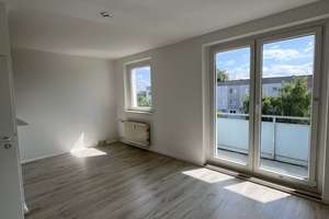 Ab sofort - 3-RW mit Balkon –Einbauküche! – Aufzug uvm. – Breitscheidstraße 13, 39114 Herrenkrug, Magdeburg – Vorschaubild 5