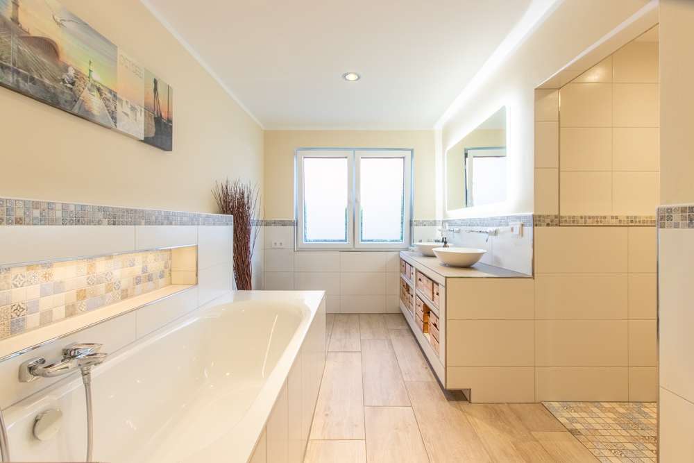 Immobilie in Jemgum - Kernsaniertes Traumhaus in Jemgum mit atemberaubender Aussicht - Bild 2