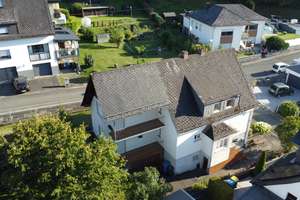 Geräumiges 6-Zimmer Haus mit Garage in Dillenburg - Oberscheld – Die vollständige Adresse der Immobilie erhältst du vom Anbieter., 35688 Dillenburg – Vorschaubild 3